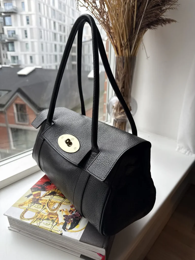 Mulberry East West Bayswater skuldertaske i sort Natural Grain læder
