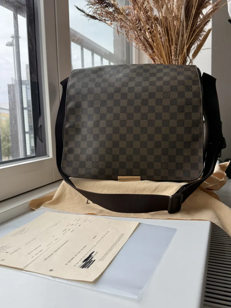 Louis Vuitton Bastille Messenger Bag i Damier Ebene Canvas
