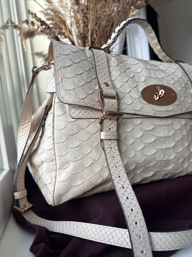 Mulberry Oversized Alexa Skuldertaske & Crossbody i Pebble Beige Silky Snake Print-læder